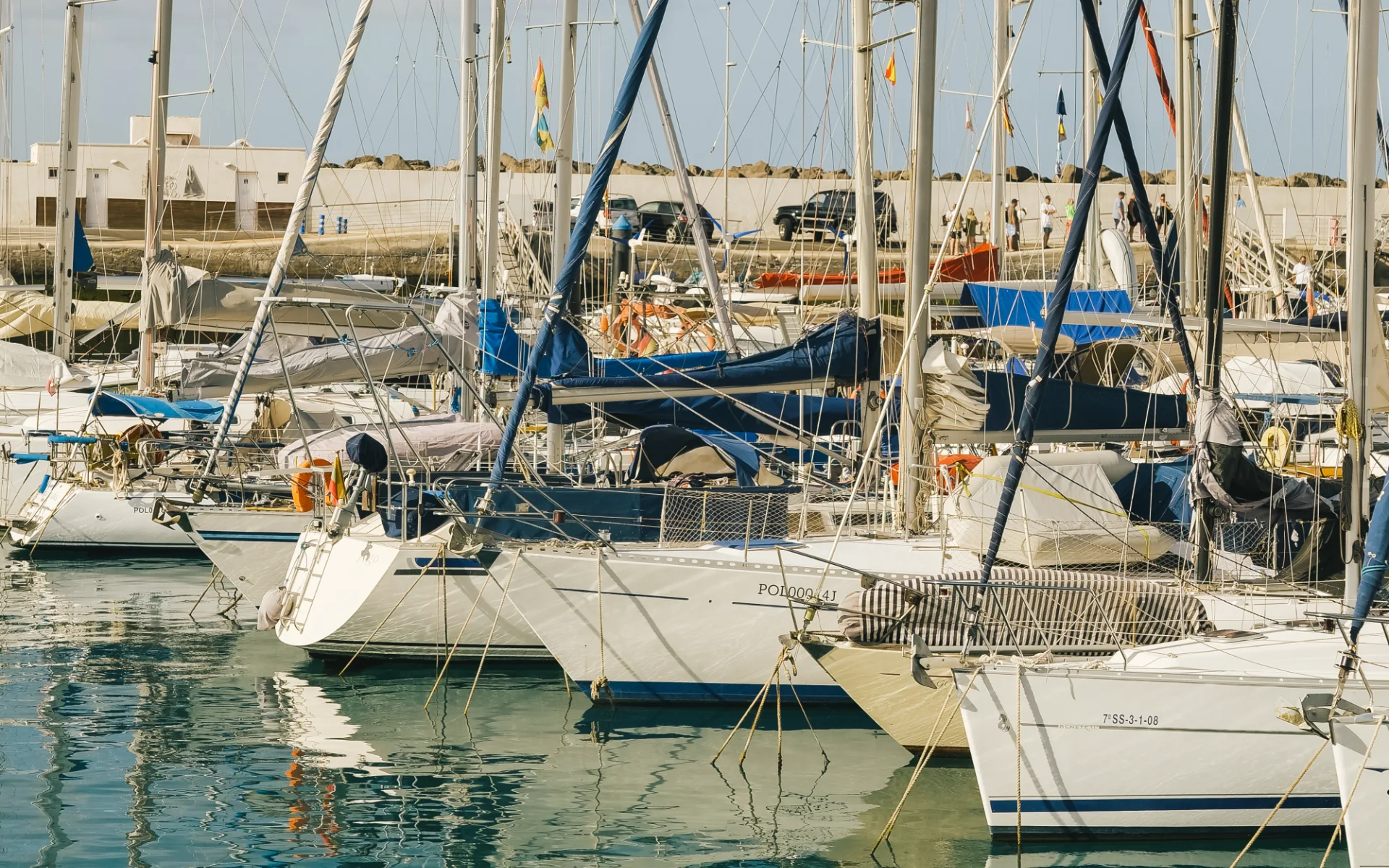 pasito-blanco-marina Veleros en el puerto deportivo de Pasito Blanco